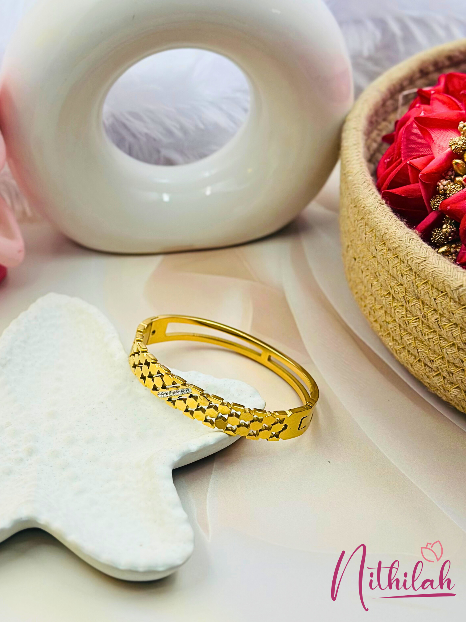 Armlets For Women Online