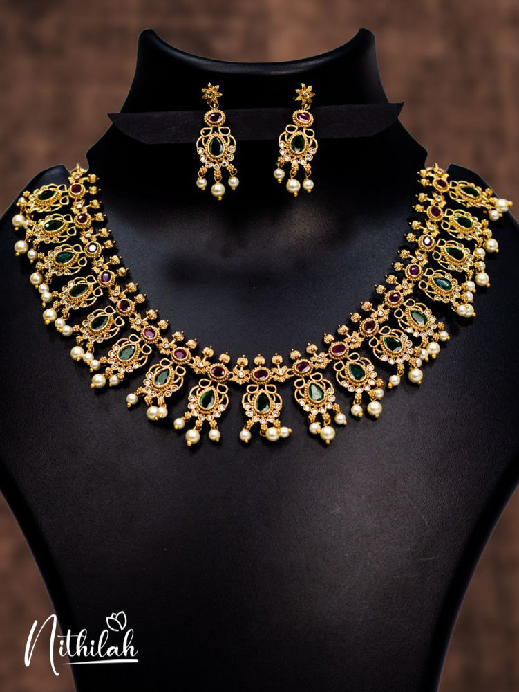 MATTE RED AND GREEN DROP STONES CHOCKER NECKLACE GOLDEN