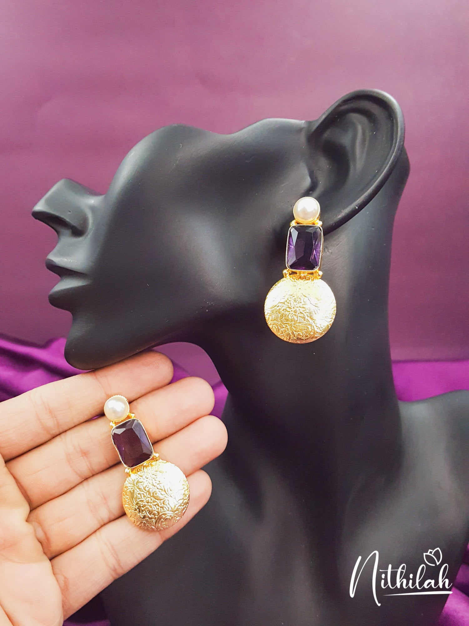 Quartz Embossed Circle Gold Earrings