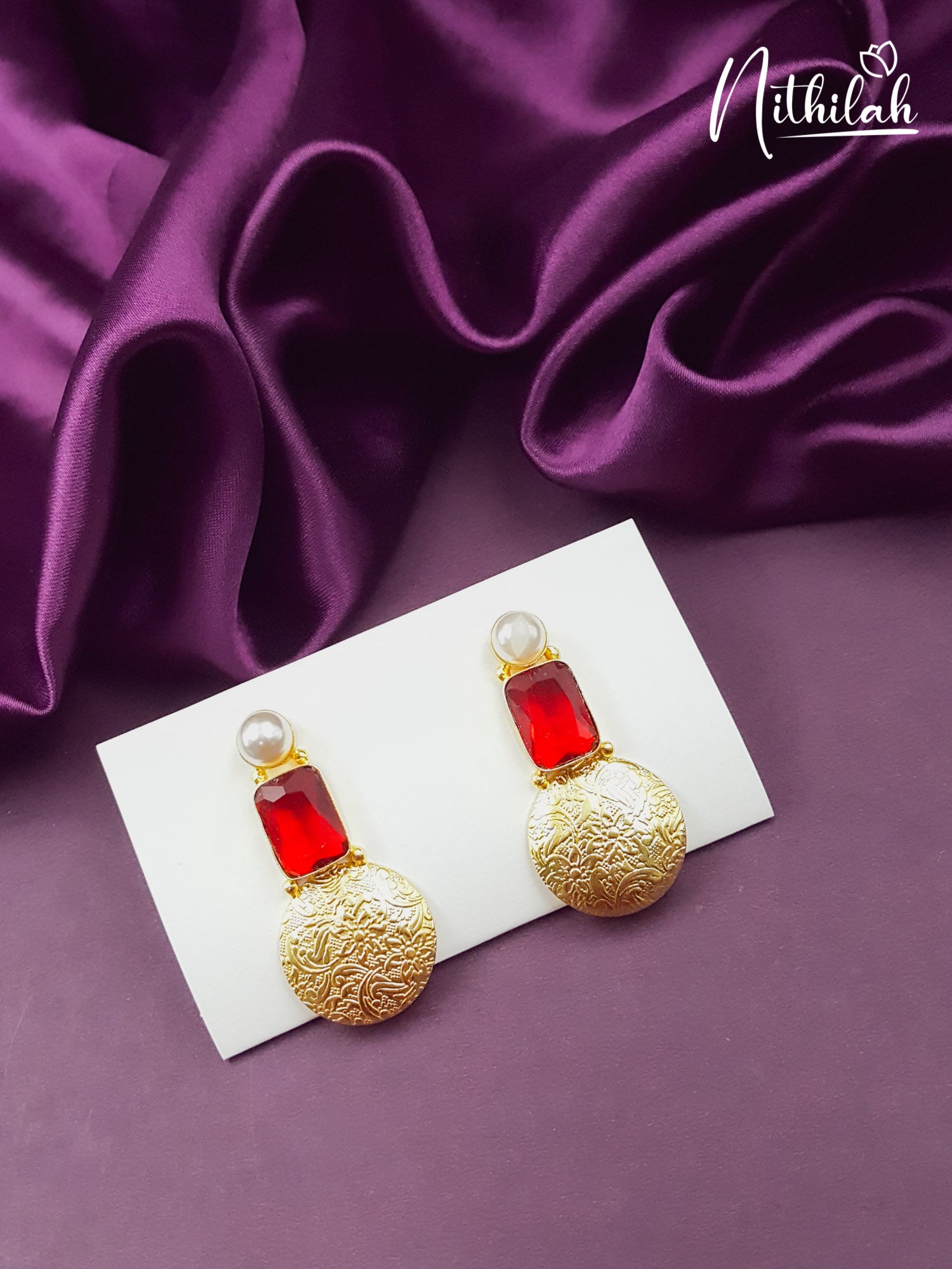 Red Quartz Embossed Circle Gold Earrings 