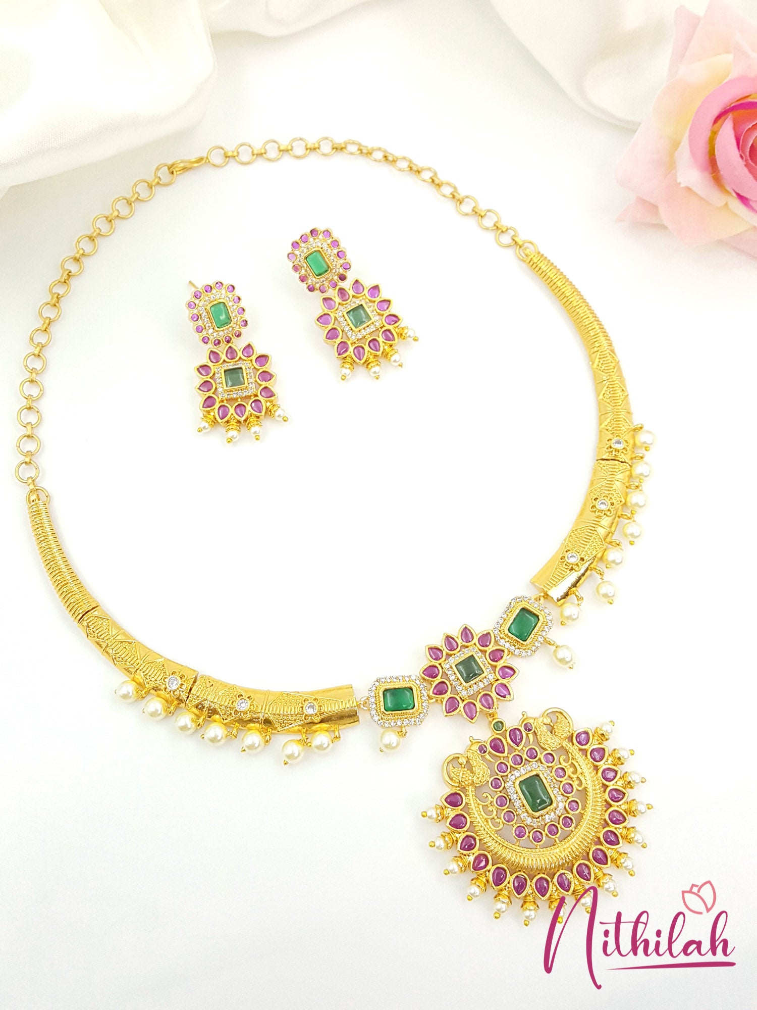 Traditional Flower Carved Design Gold Plated Hasli Necklace Set