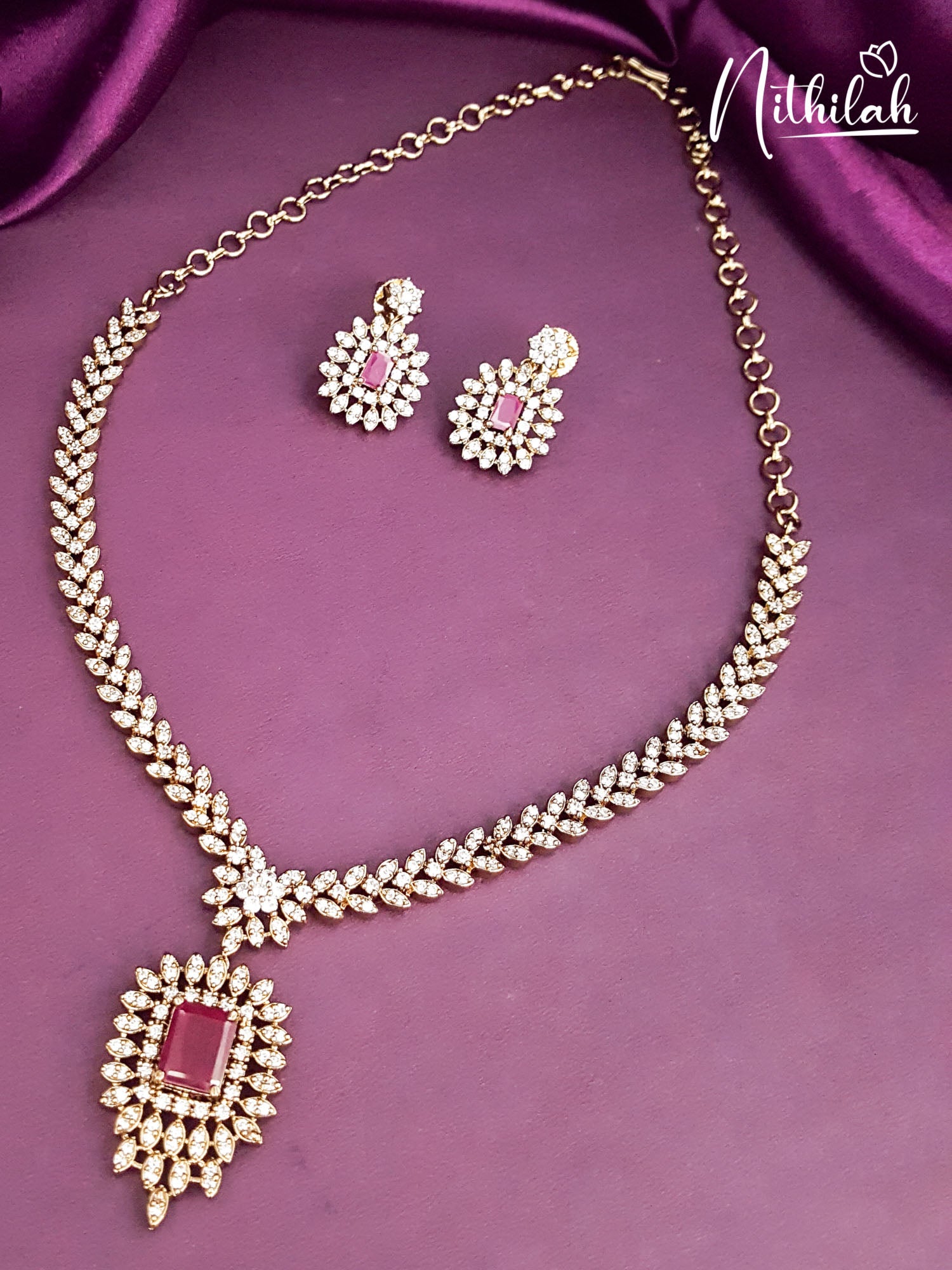 VICTORIAN WHITE AND GREEN AMERICAN DIAMOND STONE LEAF NECKLACE SET