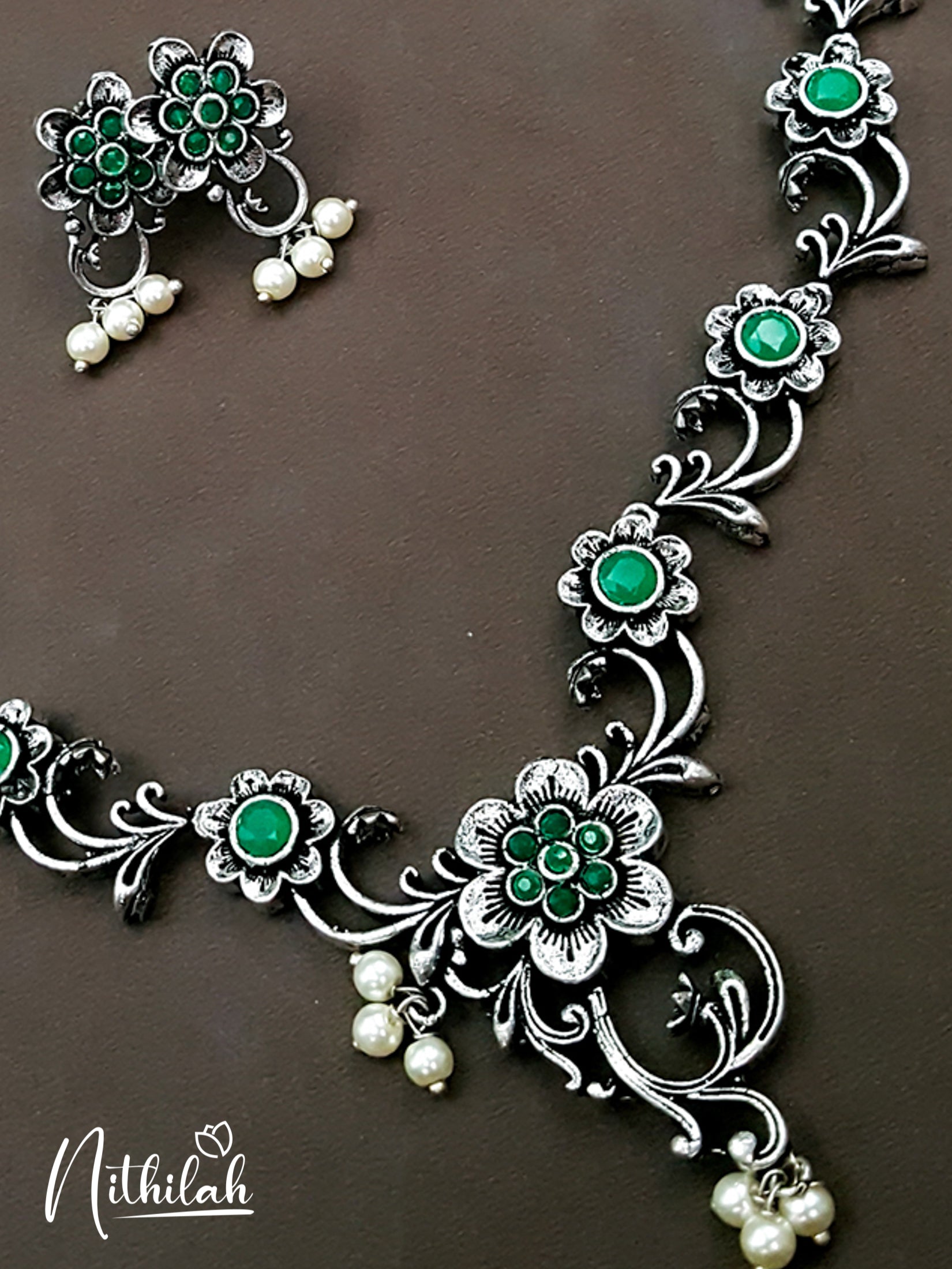 GREEN STONE FLOWER OXIDISED NECKLACE